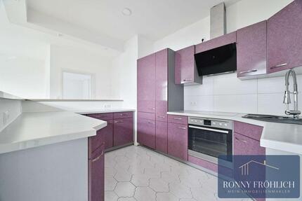 VOLLAUSSTATTUNG in Thalheim: Helle 3-Raum-Wohnung mit Balkon, Einbauküche, Eckbadewanne & Stellplatz 3 zimmer