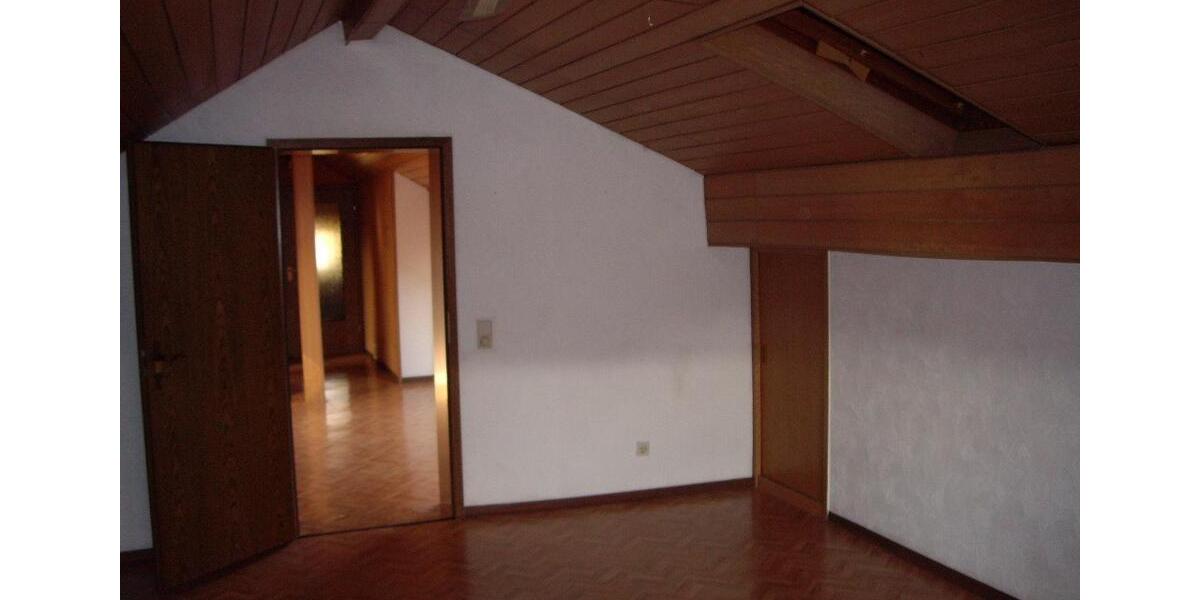 Dachgeschoßwohnung Bruchköbel - 2 Zimmer, 58 m&sup2;, 926&euro; | Angebot:26481559