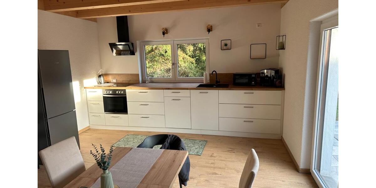 Wohnen auf Zeit Tann - 8 Zimmer, 200 m&sup2;, 16&euro; | Angebot:26024563