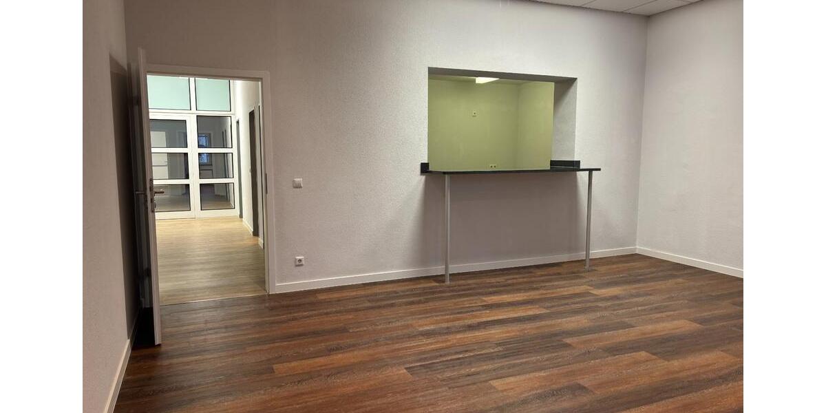 Erdgeschoßwohnung Zerbst (Anhalt) - 5 Zimmer, 135 m&sup2;, 810&euro; | Angebot:25855758
