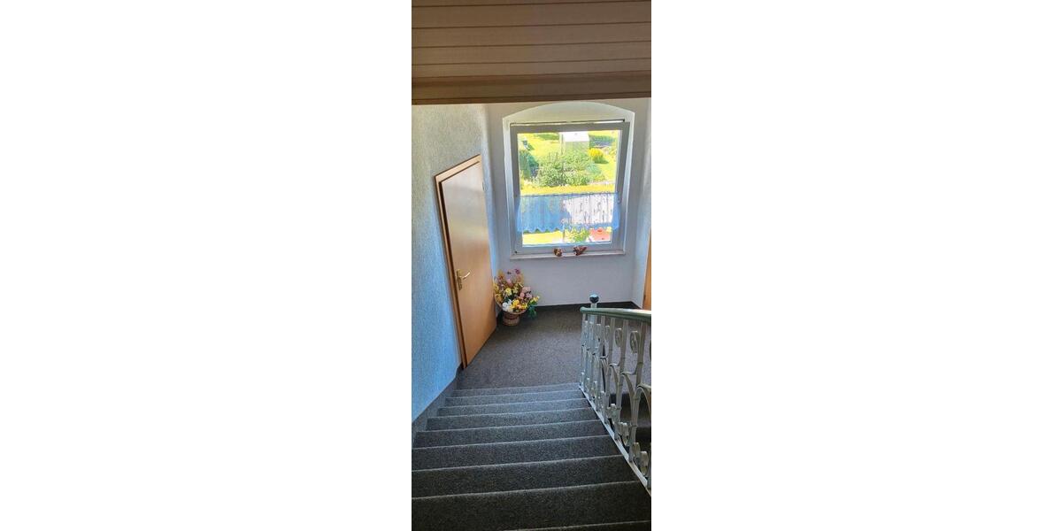 Dachgeschoßwohnung Oelsnitz (Erzgebirge) - 2 Zimmer, 350&euro; | Angebot:22129307