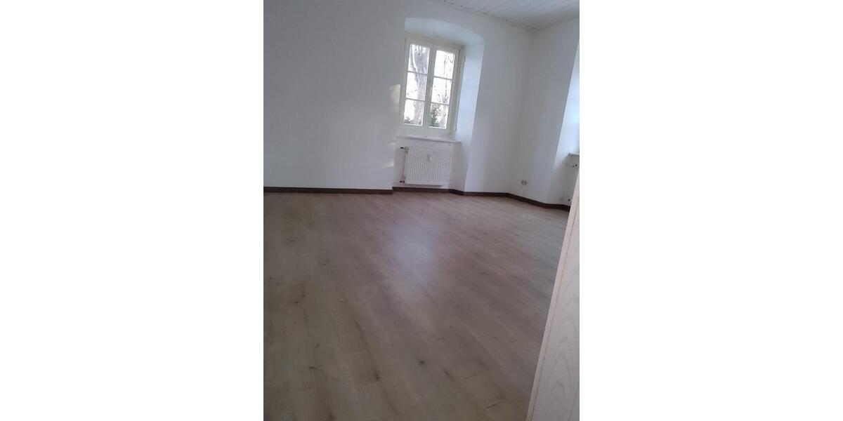 Erdgeschoßwohnung Au in der Hallertau - 6 Zimmer, 120 m&sup2;, 850&euro; | Angebot:24624698