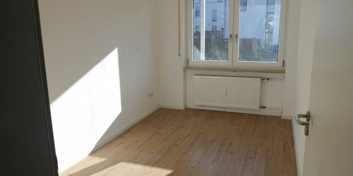 Etagenwohnung Baiersdorf - 4 Zimmer, 100 m&sup2;, 1.200&euro; | Angebot:25797254
