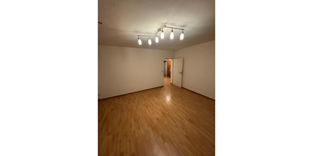 Erdgeschoßwohnung Frankfurt am Main Ost - 4 Zimmer, 90 m&sup2;, 1.300&euro; | Angebot:26454166