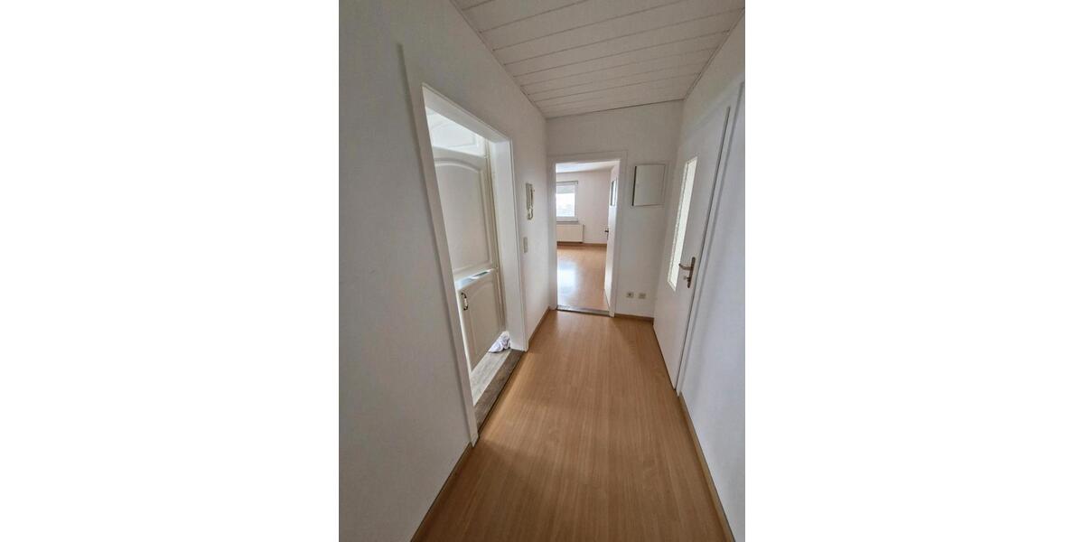 Dachgeschoßwohnung Nordstemmen - 3 Zimmer, 82 m&sup2;, 850&euro; | Angebot:24373728