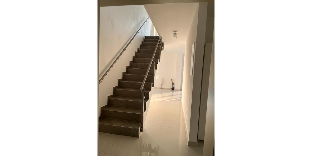 Doppelhaushälfte Langenhagen Engelbostel - 5 Zimmer, 153 m&sup2;, 2.800&euro; | Angebot:25819103