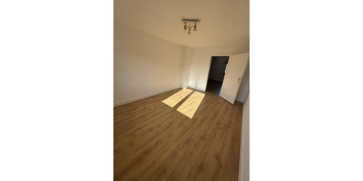 Etagenwohnung Ellrich - 3 Zimmer, 64 m&sup2;, 400&euro; | Angebot:26794376