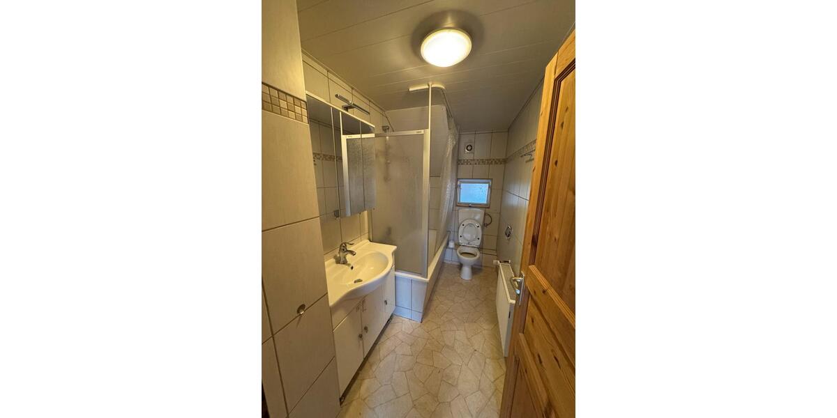 Dachgeschoßwohnung Schwalbach - 3 Zimmer, 65 m&sup2;, 550&euro; | Angebot:24874207