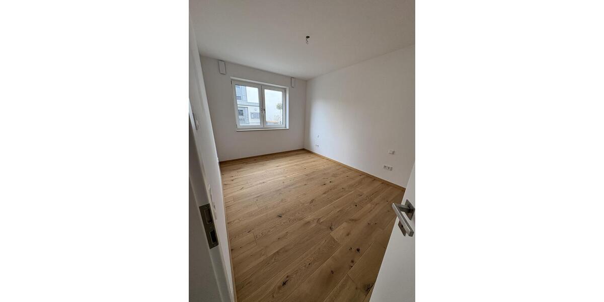Erdgeschoßwohnung Deggendorf - 2 Zimmer, 68 m&sup2;, 880&euro; | Angebot:25102124