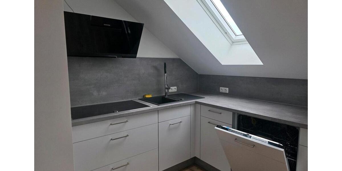 Dachgeschoßwohnung Üchtelhausen - 2 Zimmer, 90 m&sup2;, 1.000&euro; | Angebot:25641025