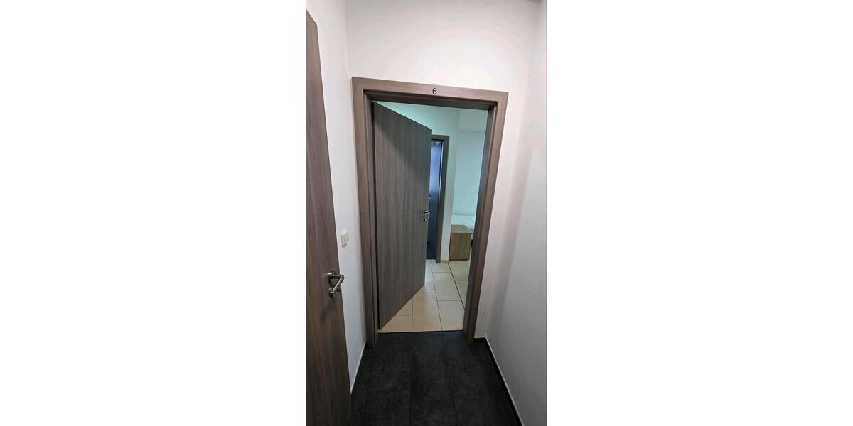 Modernes WG Zimmer mit eigene Bad nur für Frauen Wohngemeinschaft 3 zimmer