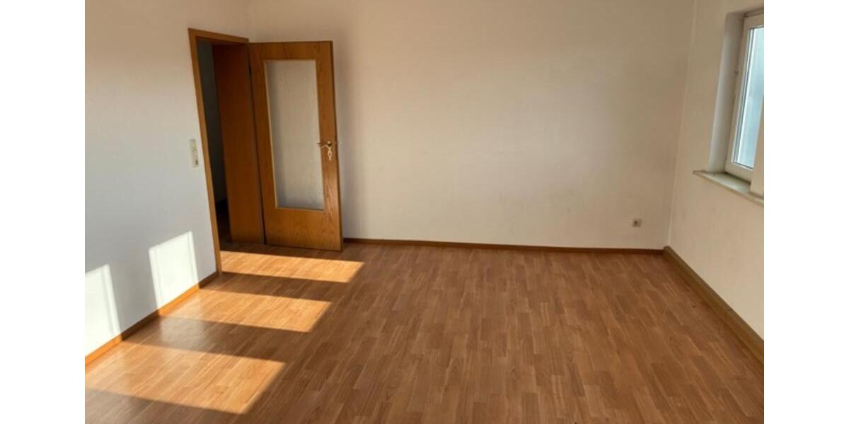 Dachgeschoßwohnung Lucka - 2 Zimmer, 67 m&sup2;, 420&euro; | Angebot:25539489