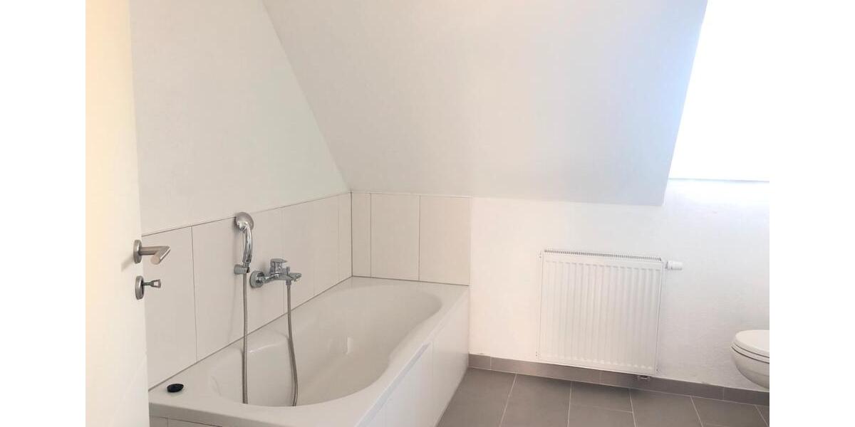 Dachgeschoßwohnung Crailsheim - 4 Zimmer, 115 m&sup2;, 1.090&euro; | Angebot:26618471