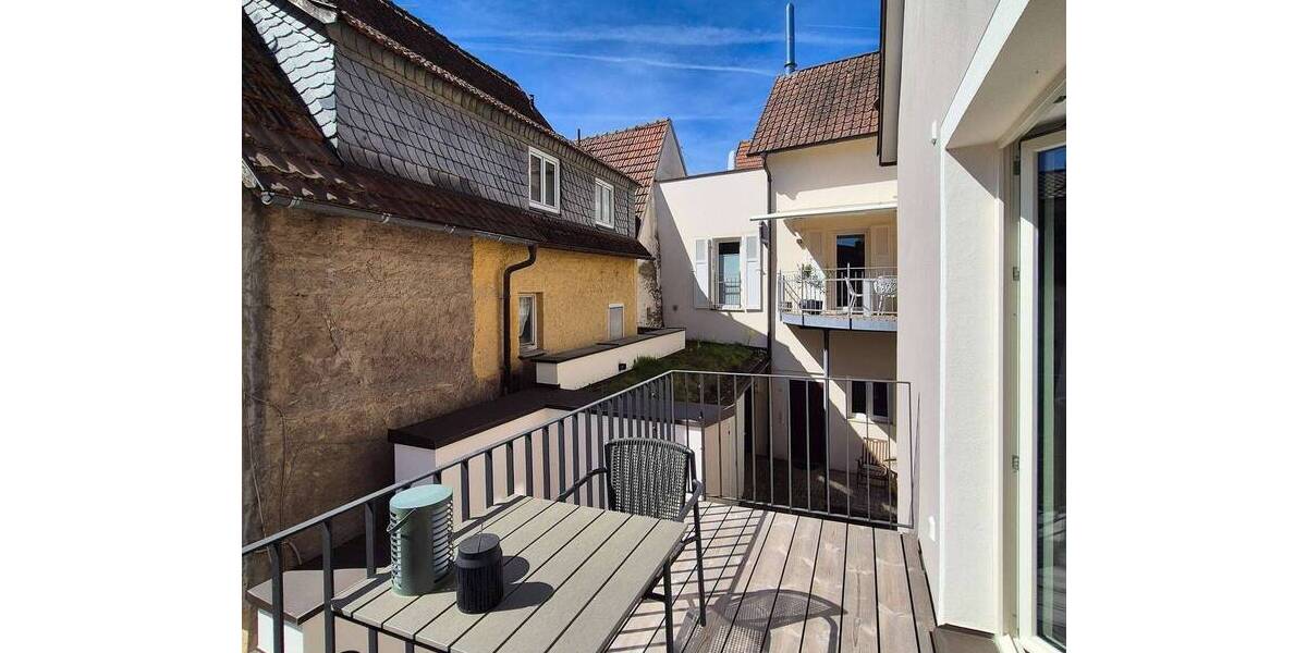 Mehrfamilienhaus, Wohnhaus Frickenhausen am Main - 3 Zimmer, 125 m&sup2;, 1.490&euro; | Angebot:26475835
