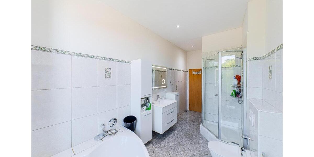 Etagenwohnung Nürnberg Falkenheim - 5 Zimmer, 140 m&sup2;, 1.650&euro; | Angebot:25755043