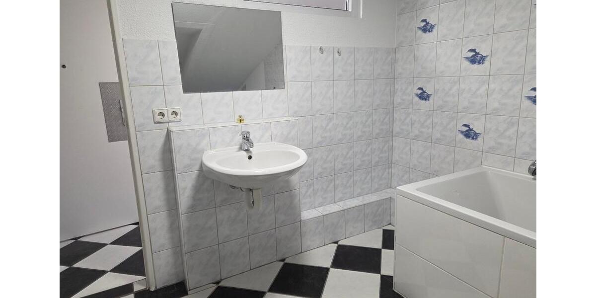 Dachgeschoßwohnung Singen (Hohentwiel) - 1 Zimmer, 65 m&sup2;, 700&euro; | Angebot:24849086