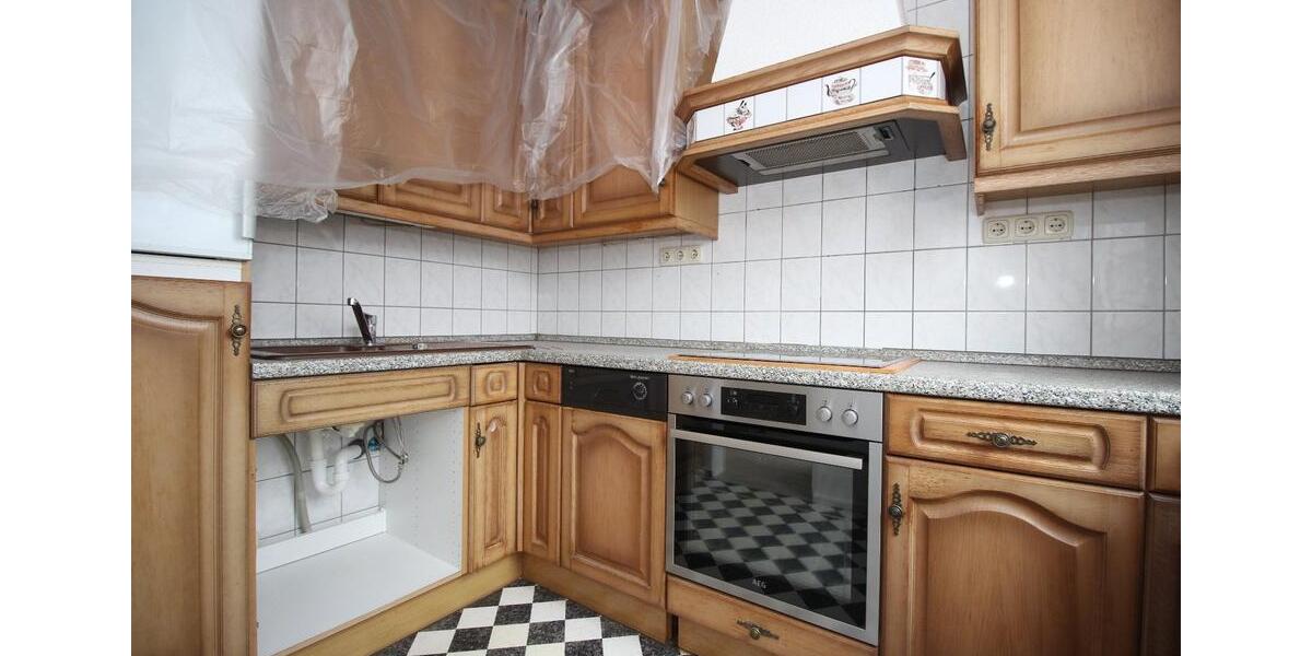 **Renovierte 3-Zimmer-Wohnung mit Balkonverglasung in ruhiger Wohnlage zu vermieten** 3 zimmer