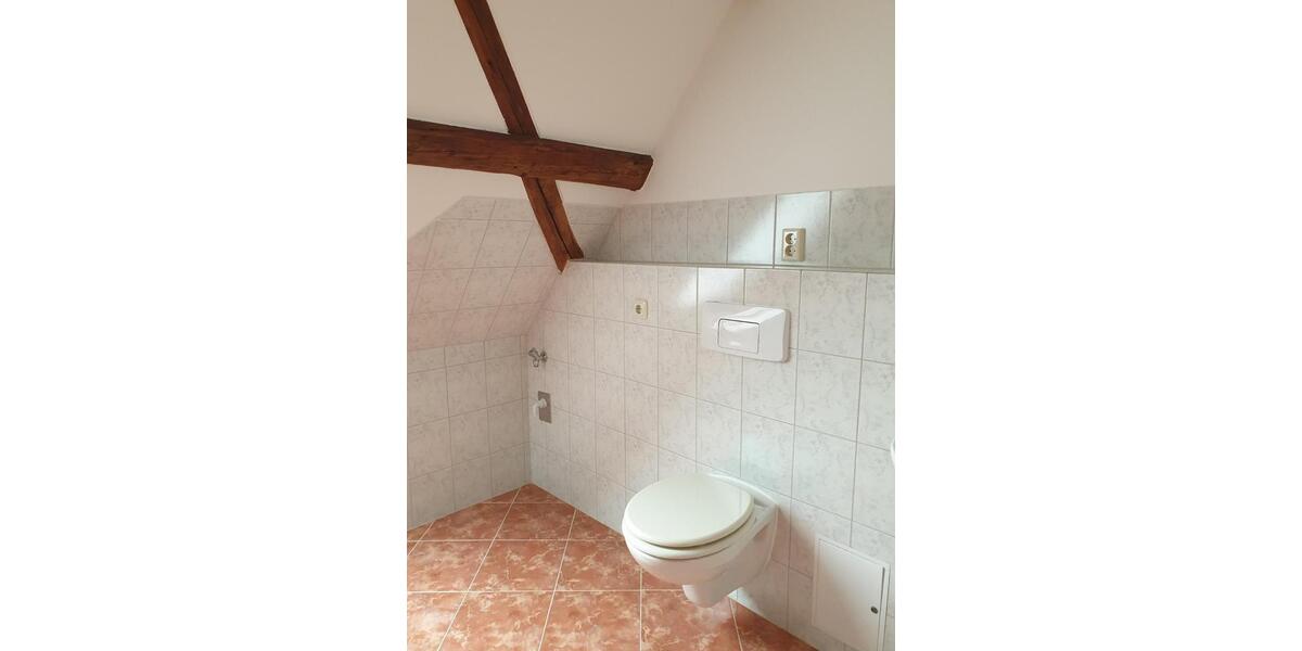 Dachgeschoßwohnung Dorfhain - 5 Zimmer, 80 m&sup2;, 560&euro; | Angebot:25795832
