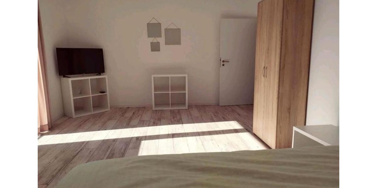 Wohnen auf Zeit Rinteln - 4 Zimmer, 104 m&sup2;, 300&euro; | Angebot:26553828