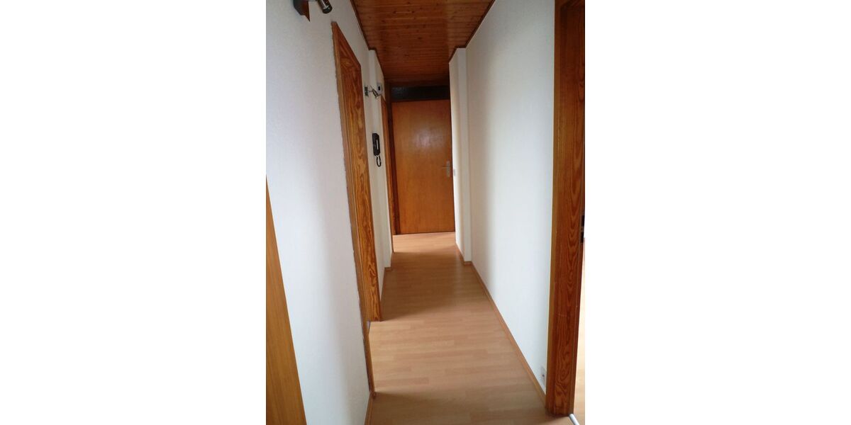 Gemütliche 3 Zimmer Dachgeschosswohnung mit EBK und Balkon - Dachgeschoßwohnung Weil im Schönbuch | Angebot:25239500