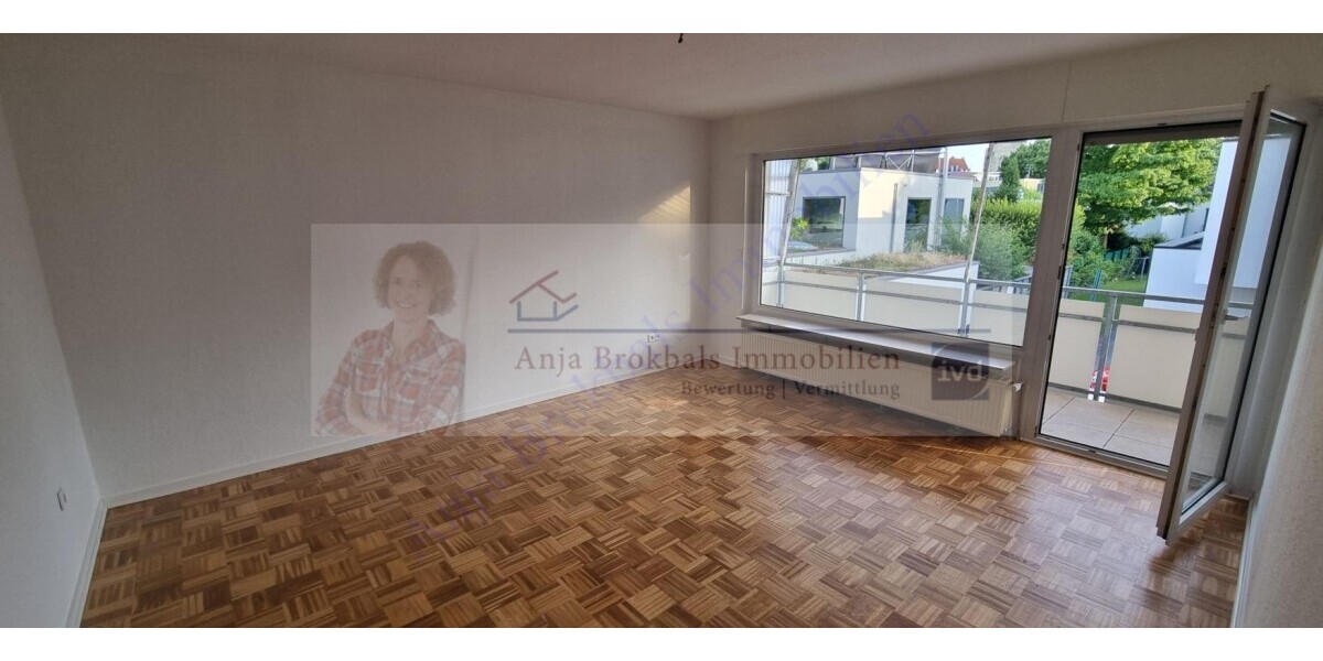 Modernisiert, zentral, ruhig, kl. Garage, 4 ZKB Balkon, Obergeschoss in einem Zweifamilienhaus 4 zimmer