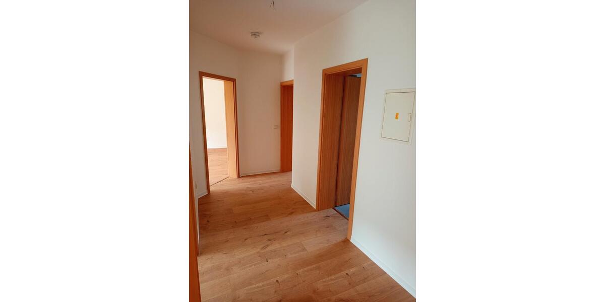 Erdgeschoßwohnung Weißenfels - 3 Zimmer, 71 m&sup2;, 428&euro; | Angebot:26682984
