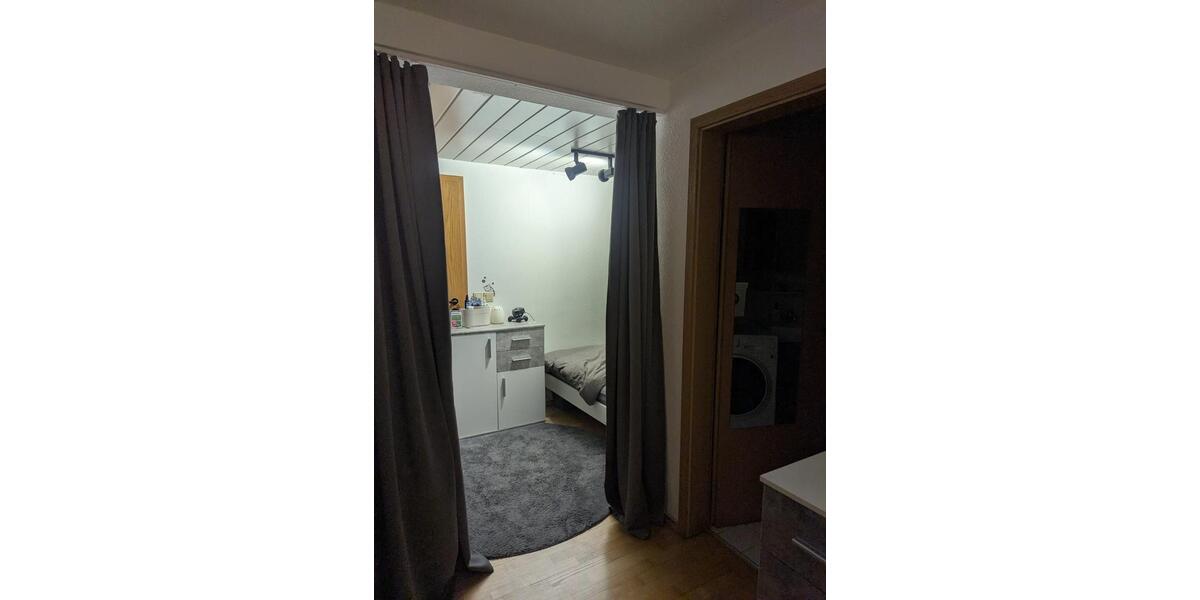 Schöne 1,5 Zi.-Einliegerwohnung mit EBK von Privat 1 zimmer