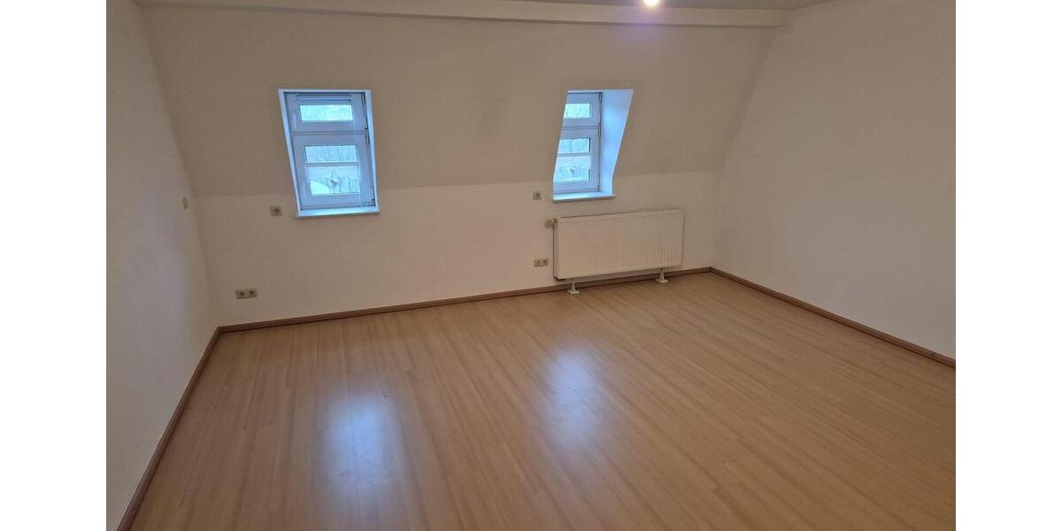 Gut sanierte Altbauwohnung mit Garage 3 zimmer