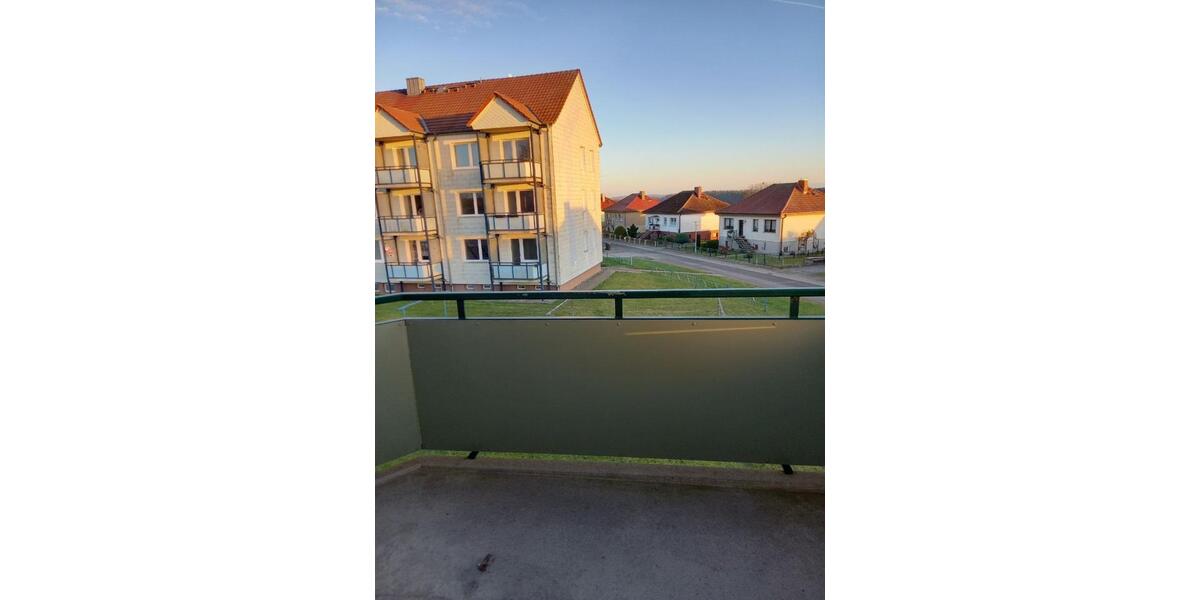 Etagenwohnung Stavenhagen - 3 Zimmer, 64 m&sup2;, 325&euro; | Angebot:24491009