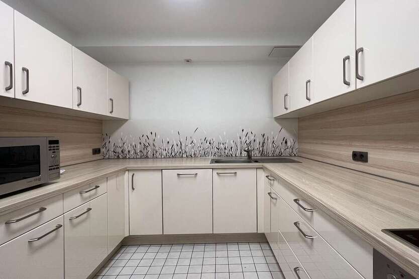 Wohnung zum Mieten in Chemnitz 570 € 102.66 m² 4 zimmer