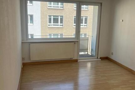 Helle 3-Zimmer-Wohnung mit Balkon in Mainz zimmer