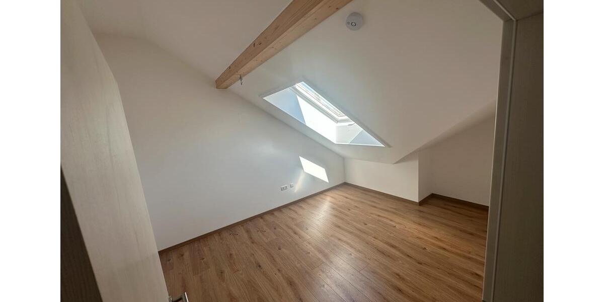 Maisonettenwohnung Landau an der Isar - 4 Zimmer, 130 m&sup2;, 1.150&euro; | Angebot:26039870