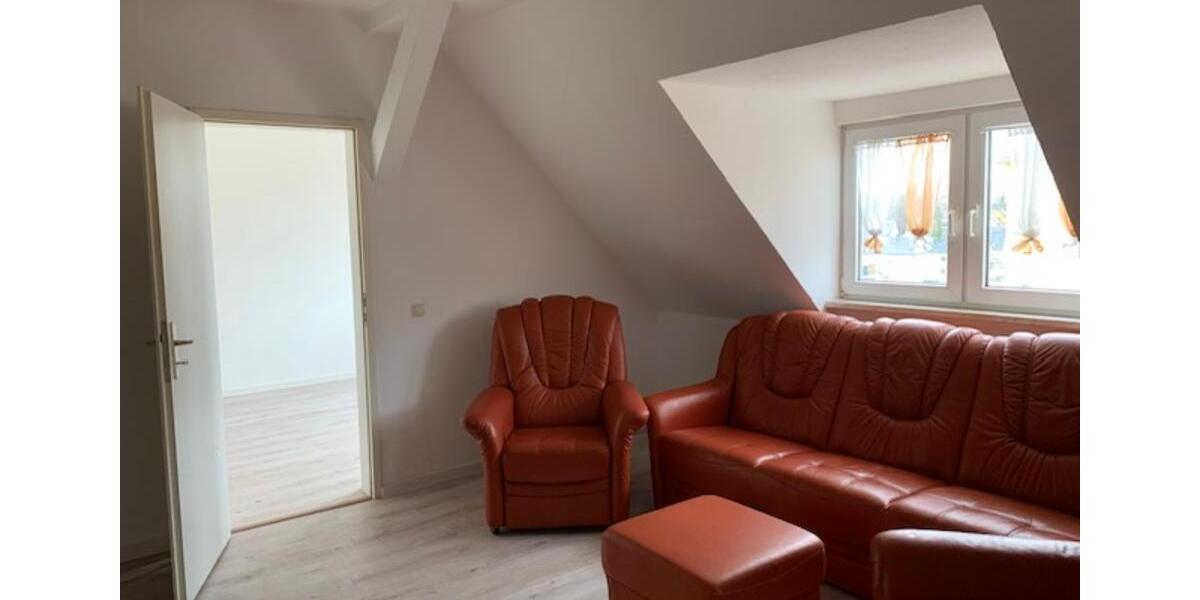 Dachgeschoßwohnung Waldheim - 2 Zimmer, 35 m&sup2;, 245&euro; | Angebot:25805280