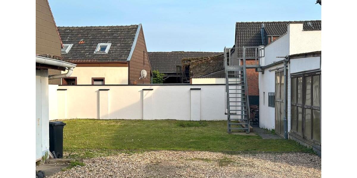 Wohnen auf Zeit Bergheim - 4 Zimmer, 120 m&sup2;, 179&euro; | Angebot:26373210