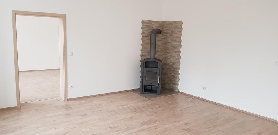 Helle 2-Zimmer-Wohnung mit Kaminofen und Einbauküche in Bebertal 2 zimmer