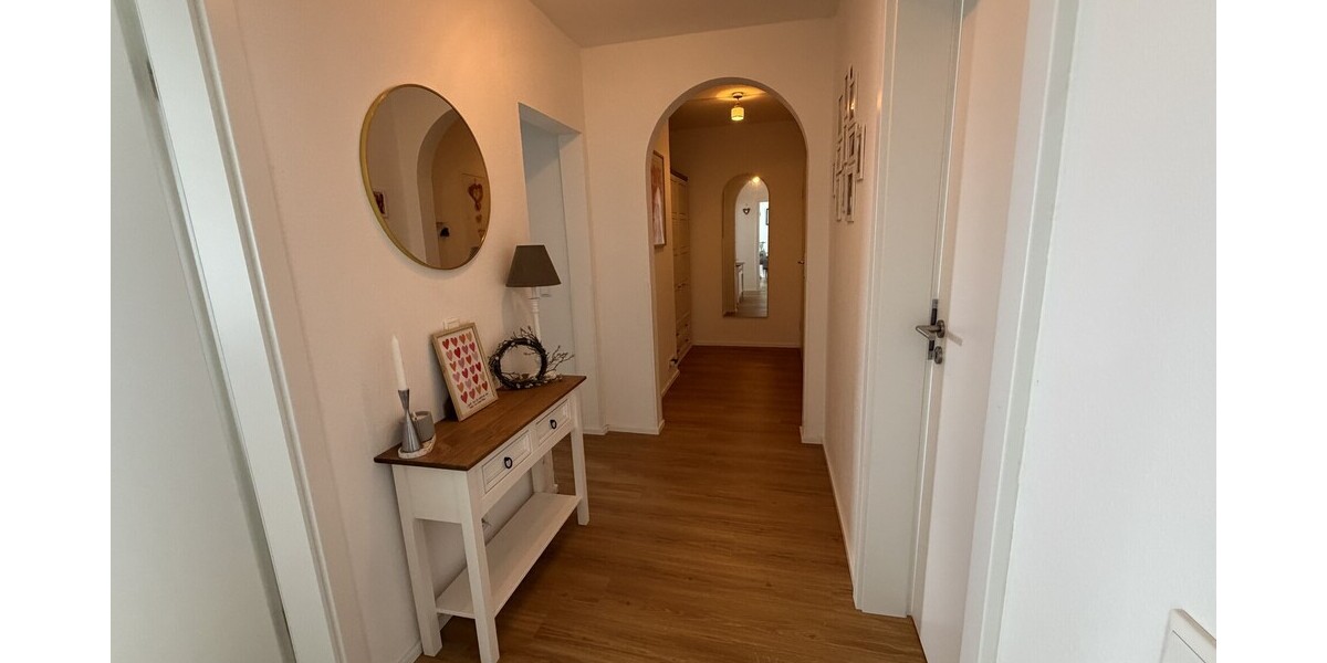 Moderne 4-Zimmer-Dachgeschosswohnung mit 2 Balkonen - Dachgeschoßwohnung Königswinter | Angebot:26765096