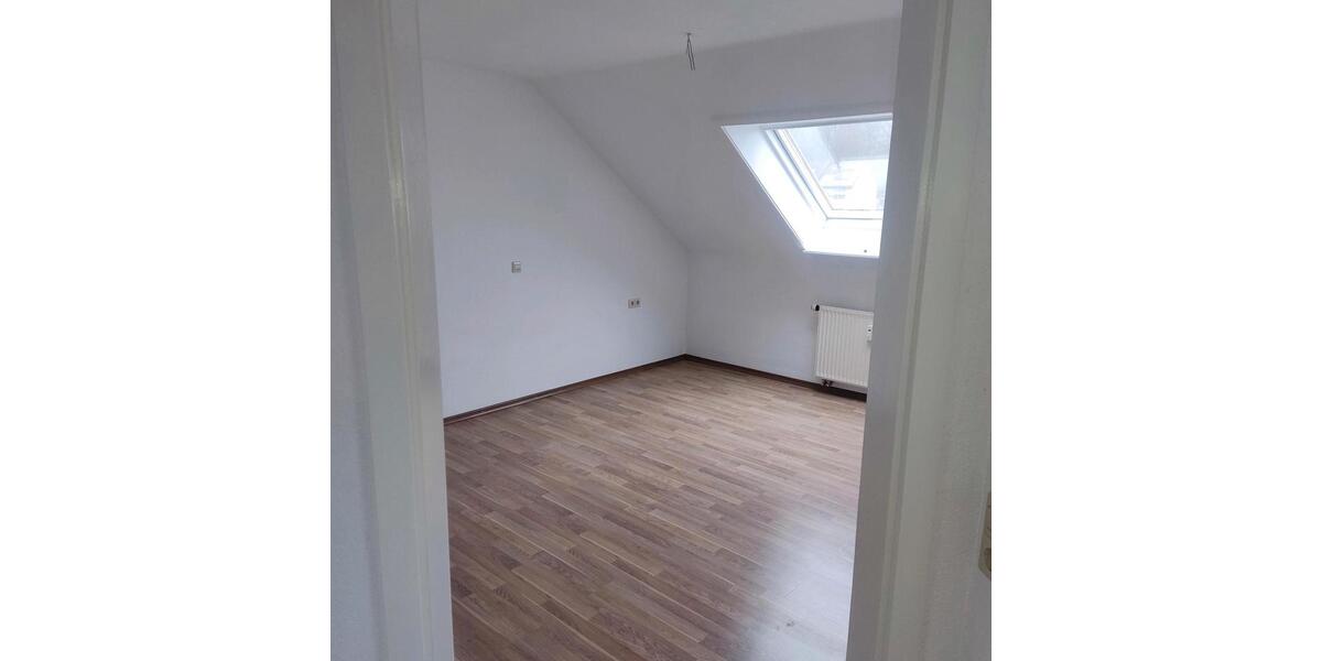 Dachgeschoßwohnung Amstetten - 1 Zimmer, 74 m&sup2;, 900&euro; | Angebot:24109256