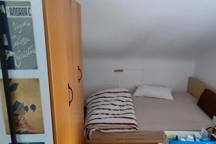 Wohnen auf Zeit Karlsruhe Innenstadt-Ost - 15 Zimmer, 45 m&sup2;, 450&euro; | Angebot:26637091