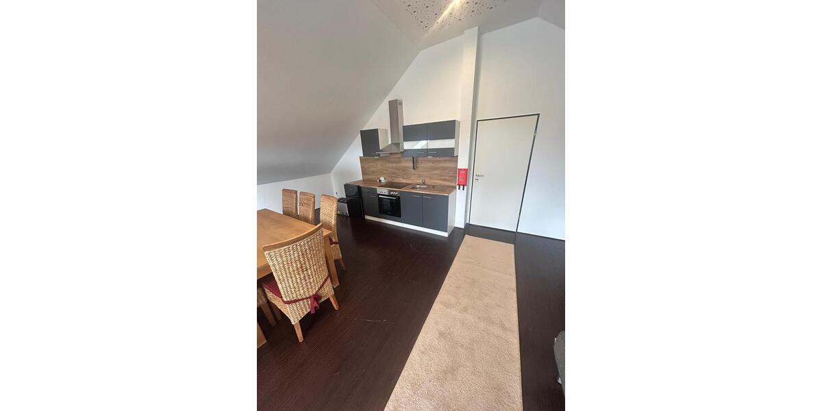 Dachgeschoßwohnung Ibbenbüren - 3 Zimmer, 140 m&sup2;, 1.000&euro; | Angebot:26039332