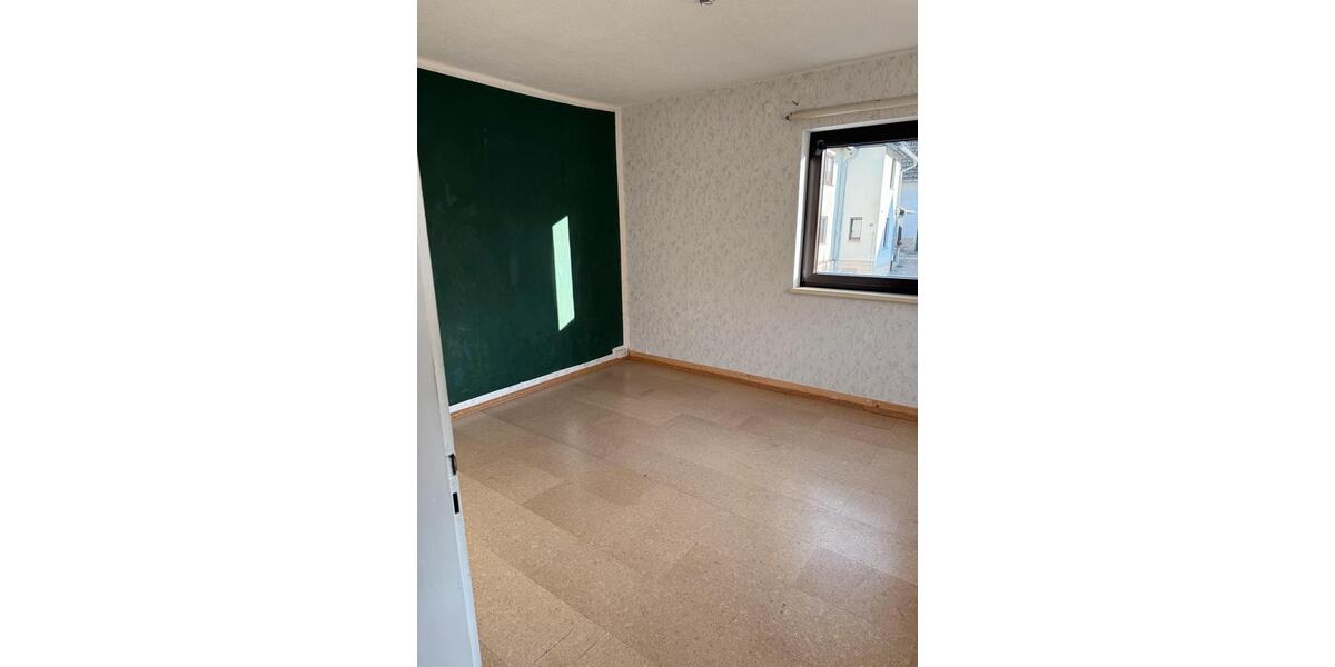 Etagenwohnung Schmalkalden - 3 Zimmer, 60 m&sup2;, 750&euro; | Angebot:26605345