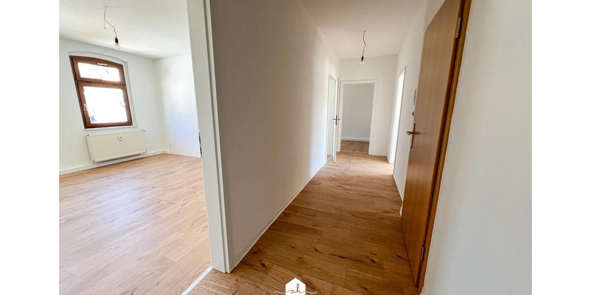 Dachgeschoßwohnung Greiz - 4 Zimmer, 83 m&sup2;, 480&euro; | Angebot:26476621