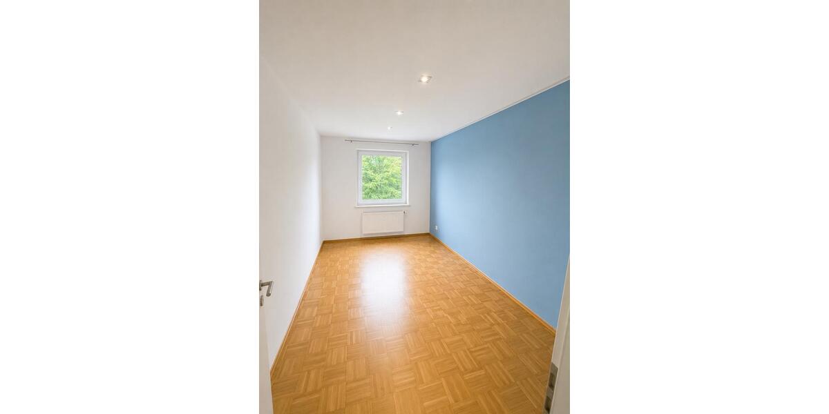 Hochparterre Laatzen - 4 Zimmer, 165 m&sup2;, 2.000&euro; | Angebot:26616525