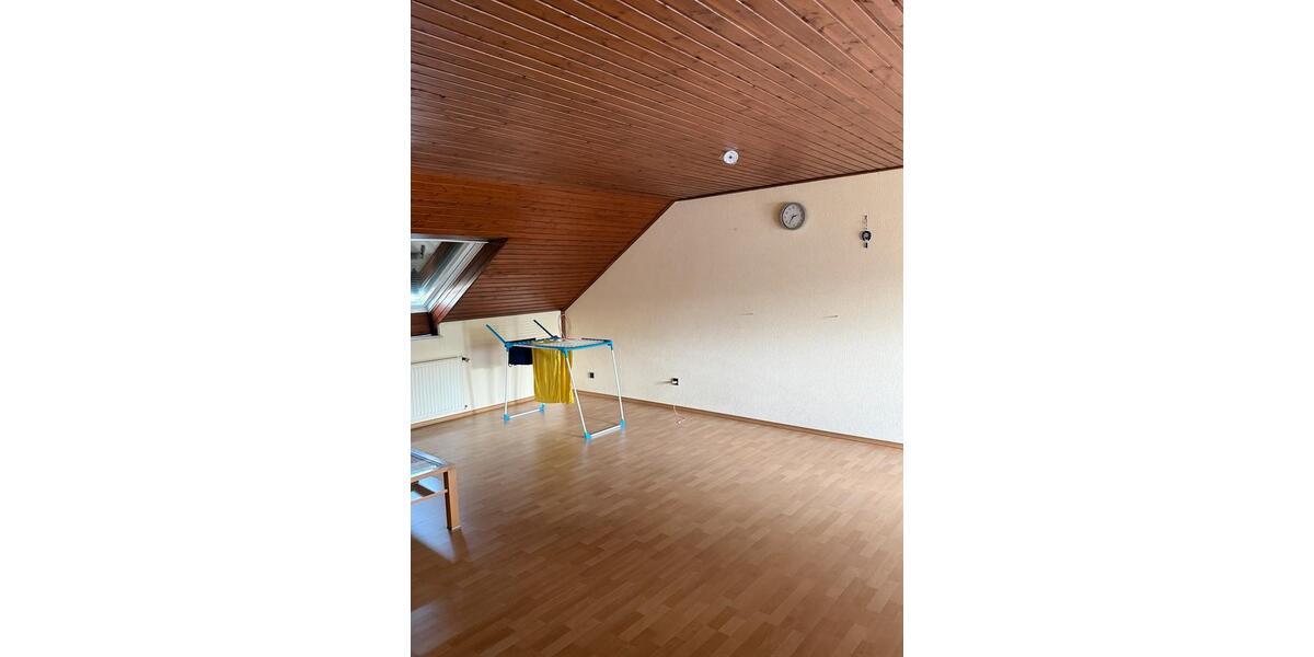Dachgeschoßwohnung Völklingen - 3 Zimmer, 82 m&sup2;, 550&euro; | Angebot:26463372