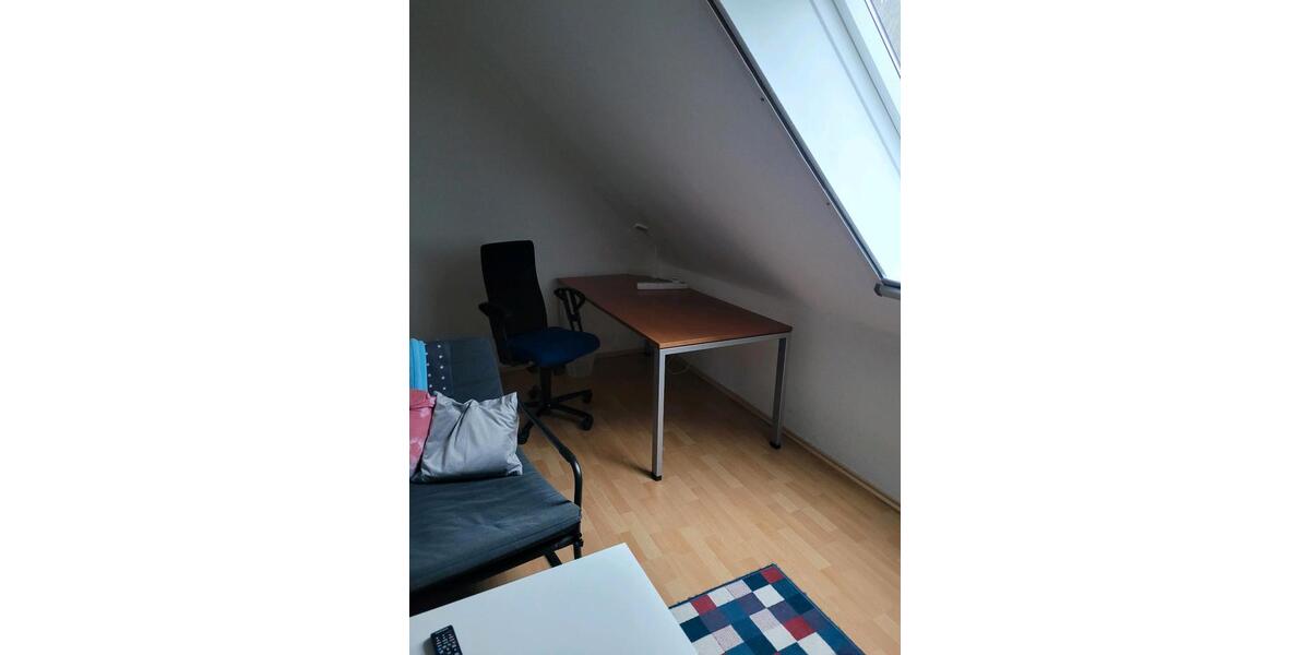 möbliertes ZimmerWohnung voll ausgestattet mit Schreibtisch 1 zimmer