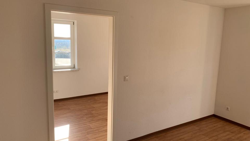 Etagenwohnung Gröditz - 2 Zimmer, 48 m&sup2;, 280&euro; | Angebot:23687967