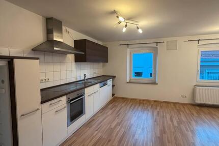 Wohnung Beratzhausen - 5 Zimmer, 120 m&sup2;, 870&euro; | Angebot:27602225