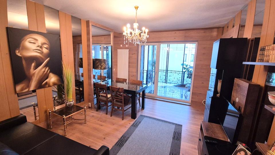 Voll möblierte 3-Zimmerwohnung auf 100m² mit Balkon und Aufzug im Zentrum von Düsseldorf 3 zimmer