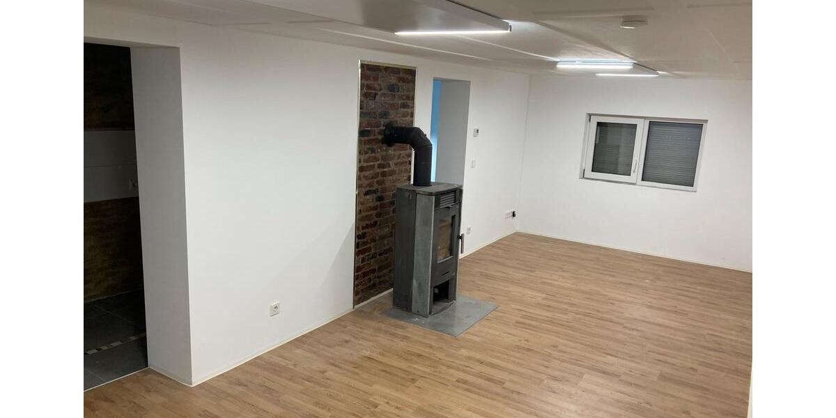 Doppelhaushälfte Siegen - 4 Zimmer, 123 m&sup2;, 1.000&euro; | Angebot:26025194