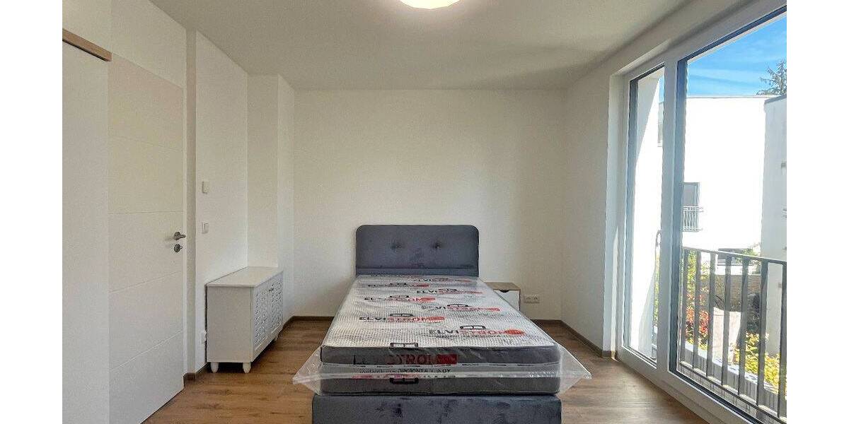 Reihenmittelhaus Hamburg Rahlstedt - 4 Zimmer, 115 m&sup2;, 2.700&euro; | Angebot:26733433