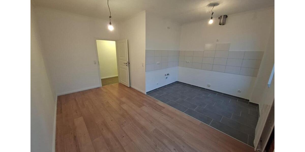 Etagenwohnung Schönebeck (Elbe) - 4 Zimmer, 106 m&sup2;, 800&euro; | Angebot:25052594